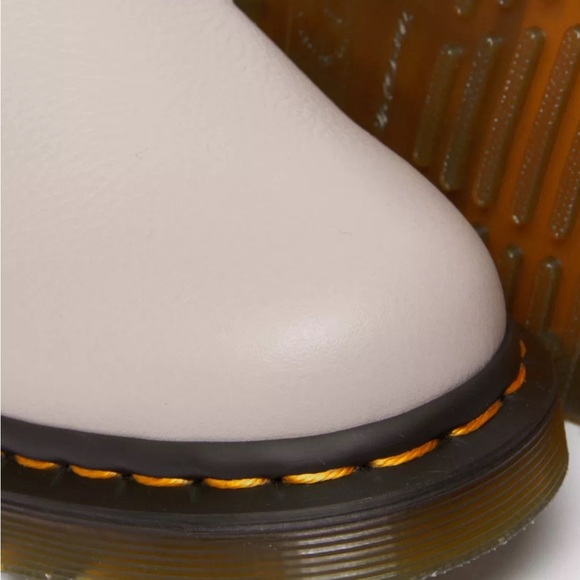 Dr. Martens 2976 Chelsea Boots 7 NWT - Picture 9 of 14